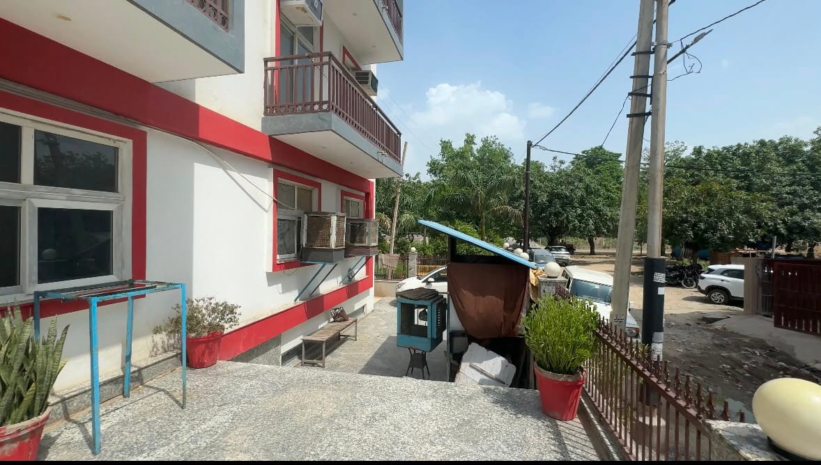White House Boys Hostel Gallery Image 11